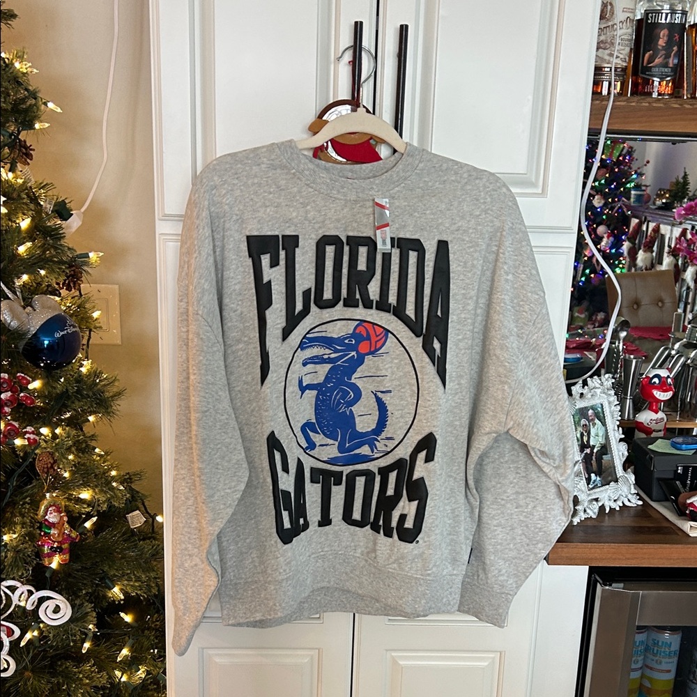 University of  Florida Gators Gray Sweatshirt women's M Mitchell & Ness
